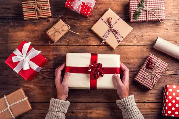 8 Last Minute Christmas Gift Ideas for Family Gatherings