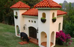 10 Celebrity Dog Houses That Are Better Than Some Homes