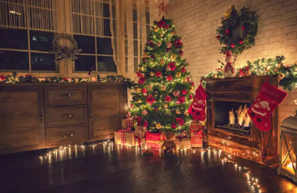Christmas tree: 5 Tips to Decorate Yours While Spending Little Money