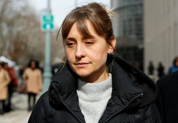 Allison Mack turns herself in and is already in prison; will spend 3 years locked up for recruiting women for Nxivm