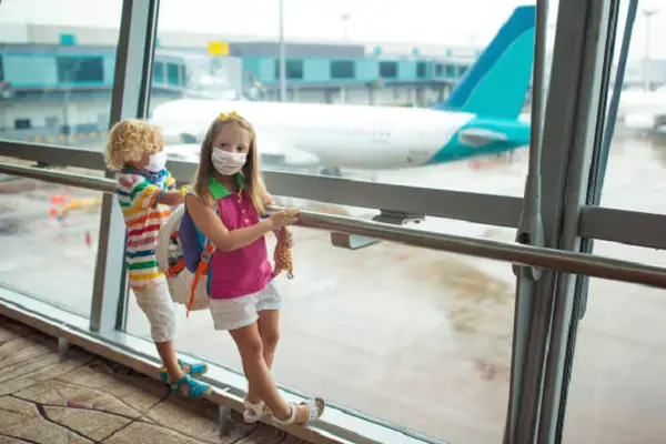 Flying With Children: What Should They Eat During These Trips?